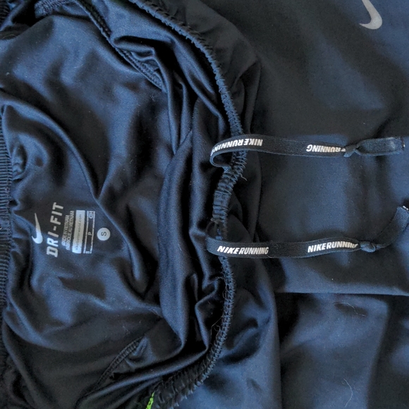 Nike running shorts - Picture 4 of 5